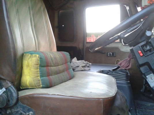 ขาย10ล้อร็อกกี้165แรง เพลาเดียว เครื่องดี แคชซีสวย ยางใหม่ สภาพพร้อมใช้งาน เอกสารพร้อมโอน จัดไฟแนนซ์ได้ เงื่อนไขง่ายๆวันเดียวรับรถ สนใจโทร 090-8588220คุณนะ ID:narong498 หรือ www.truck.in.th/498 หรือfb:ณรงค์ ซื้อขายรถมือสอง (เว็บไซต์ส่วนตัว)