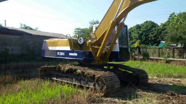 ขายKOMATSU PC 200-5 สภาพสวยพร้อมใช้ ราคาต่อรองได้ ติดต่อได้ที่คุณ อ๊อฟ พิจิตร 086-737-9991 ขายKOMATSU PC 200-5 สภาพสวยพร้อมใช้ ราคาต่อรองได้ ติดต่อได้ที่คุณ อ๊อฟ พิจิตร 086-737-9991