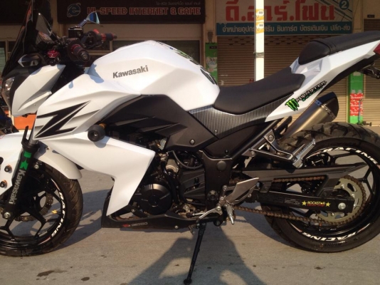 ขาย Kawazaki Z250 สีขาว ก ค 56 สภาพป้ายแดง ใช้งานน้อย 268 กม
