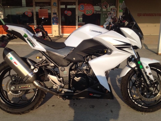 ขาย Kawazaki Z250 สีขาว ก ค 56 สภาพป้ายแดง ใช้งานน้อย 268 กม