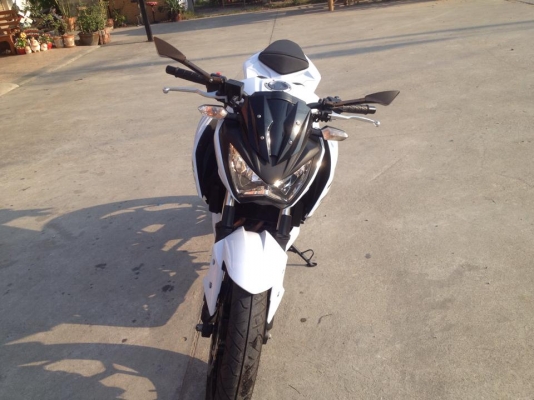 ขาย Kawazaki Z250 สีขาว มี ค 57 สภาพป้ายแดง สวย ๆ เดิม ๆ