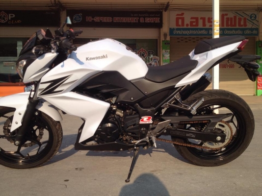 ขาย Kawazaki Z250 สีขาว มี ค 57 สภาพป้ายแดง สวย ๆ เดิม ๆ