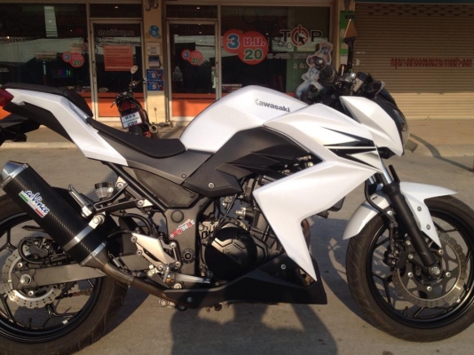 ขาย Kawazaki Z250 สีขาว มี ค 57 สภาพป้ายแดง สวย ๆ เดิม ๆ