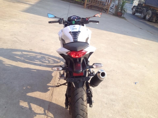 ขาย Kawazaki Z250 สีขาว มี ค 57 สภาพป้ายแดง สวย ๆ เดิม ๆ