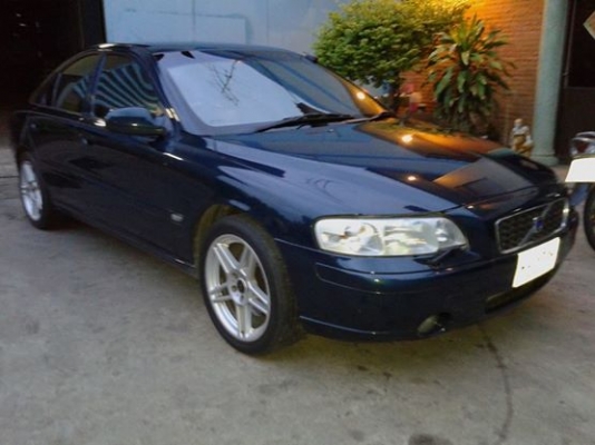 ขาย volvo s60 ปี2001เครี่อง2.3trubo สีเขียว