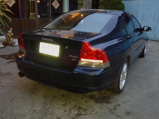 ขาย volvo s60 ปี2001เครี่อง2.3trubo สีเขียว