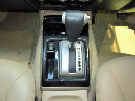 ISUZU MU7 3.0 AT ISUZU MU7 3.0 AT