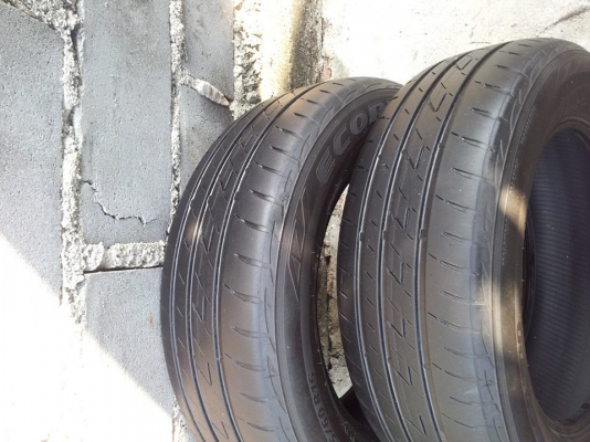 ขายยาง Bridgestone Ecopia 215 60 16 (มีคู่เดียว) ขายยาง Bridgestone Ecopia 215 60 16 (มีคู่เดียว)