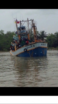 ขายเรืออวนปลากะตัก พร้อมอวนและเครื่องมือครบชุดและเรือปั่น ชื่อเรือ ชนน9 เป็นเรือใหญ่ ออกแนวน้ำลึก ขายเรืออวนปลากะตัก พร้อมอวนและเครื่องมือครบชุดและเรือปั่น ชื่อเรือ ชนน9 เป็นเรือใหญ่ ออกแนวน้ำลึก