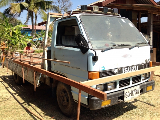 ขาย 6 ล้อ Isuzu Nkr 110 หัวบาง