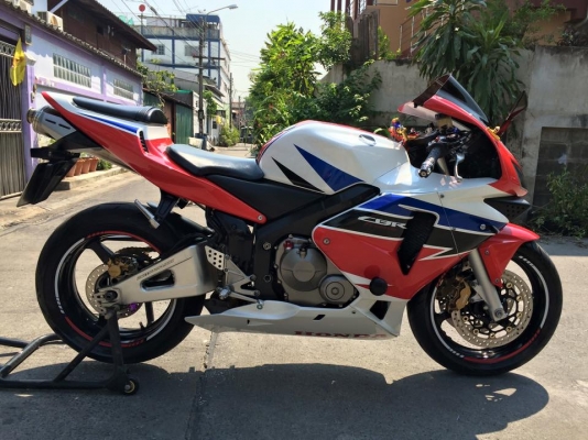 CBR 600 RR ปี 04 แต่งแน่นๆ ทะเบียนแท้ๆ 215,000 บาท รับซื้อขายแลกเปลี่ยน
