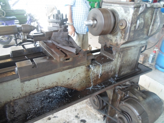 แท่นกลึง 4 ฟุต เพลาเดียว พร้อมใช้งาน ไฟบ้าน  มอเตอร์ 5 แรง 40,000