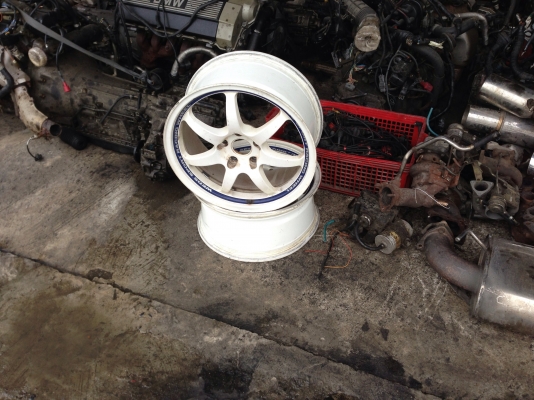 ขาย ล้อขอบ17 ครับมี2วง ไม่มีซ้อม ไม่ดุ้งครับแท้นอก