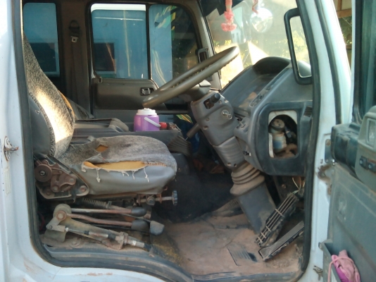 ขาย 6 ล้อดั้ม HINO หัวสมอเงิน เครื่อง 180 แรง ปี 31 เครื่อง HO7C ขาย 6 ล้อดั้ม HINO หัวสมอเงิน เครื่อง 180 แรง ปี 31 เครื่อง HO7C