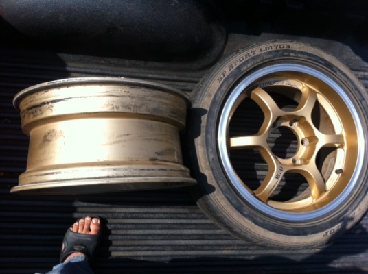 แม็ก RG-D ขอบ 17หน้า 8 จำนวน 2 วง แม็ก RG-D ขอบ 17หน้า 8 จำนวน 2 วง