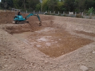 ให้เช่าแบคโฮเล็กpc30 มีหัวแย๊กปูน ร์้อป่ารื้อถนน จ.ขอนแก่น