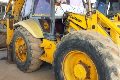 JCB 4CX