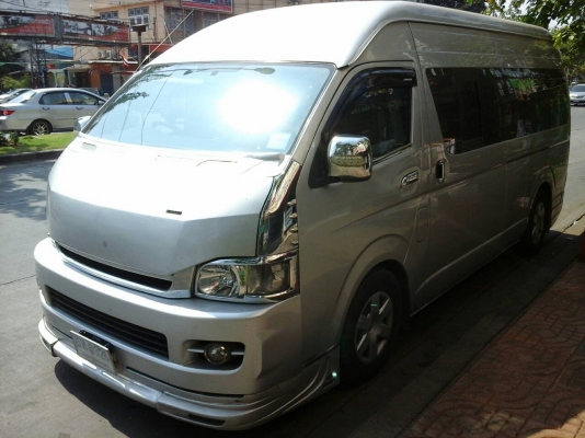 รถตู้คอมมูเตอร์ปี06 สีบรอนเงิน แต่งVIP สปอยเลอร์รอบคันCD DVD USB  จอพับไฟฟ้าTV  ประตูดูด แอร์ไมโครบัสด้านท้าย  เบาะหนังสีครีม เครื่อง2JZ เกียร์ธรรมดา  NGV 3ถัง ยางปี13 ประกันชั้น1 เคลมสีได้รอบคัน ภายในโทรมตามสภาพTEL0890671028อยู่ดอนเมืองครับ