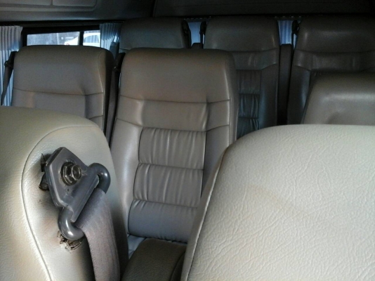 รถตู้คอมมูเตอร์ปี06 สีบรอนเงิน แต่งVIP สปอยเลอร์รอบคันCD DVD USB  จอพับไฟฟ้าTV  ประตูดูด แอร์ไมโครบัสด้านท้าย  เบาะหนังสีครีม เครื่อง2JZ เกียร์ธรรมดา  NGV 3ถัง ยางปี13 ประกันชั้น1 เคลมสีได้รอบคัน ภายในโทรมตามสภาพTEL0890671028อยู่ดอนเมืองครับ