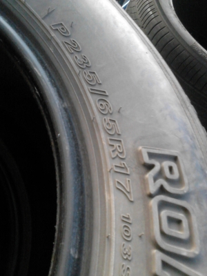 235/65R17 ROADSTONE ROADIAN ATII ชุด 4 เส้น ปี 2012 สึกเล็กน้อย 2 เส้น TEL.081-427-3941 235/65R17 ROADSTONE ROADIAN ATII ชุด 4 เส้น ปี 2012 สึกเล็กน้อย 2 เส้น TEL.081-427-3941