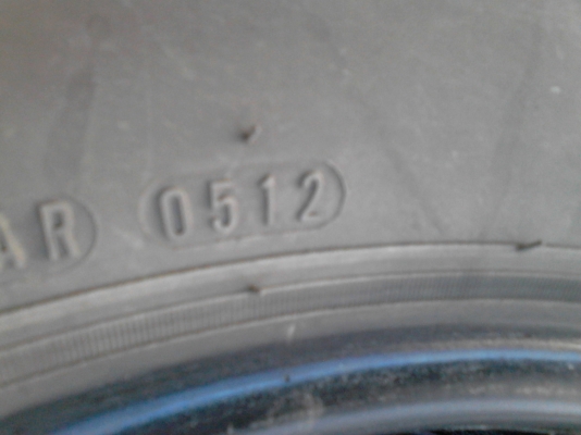 235/65R17 ROADSTONE ROADIAN ATII ชุด 4 เส้น ปี 2012 สึกเล็กน้อย 2 เส้น TEL.081-427-3941 235/65R17 ROADSTONE ROADIAN ATII ชุด 4 เส้น ปี 2012 สึกเล็กน้อย 2 เส้น TEL.081-427-3941