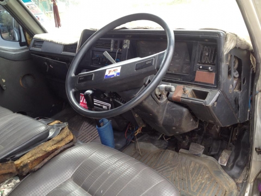 ขายรถตู้นิสสัน Urvanทะเบียนโอน