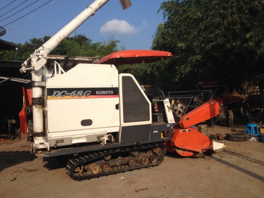 ขายรถเกี่ยวข้าว Kubota DC68G