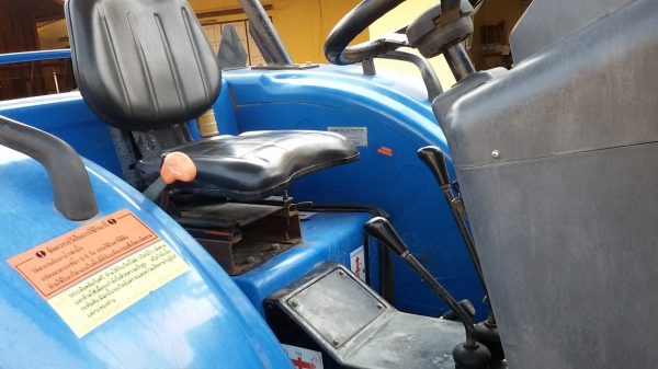 ปัญญาแทรคเตอร์ จัดให้ ด่วน!!!สภาพสวยๆ สีเดิมๆ  แชมป์ MX 6255 ใบมีดคานล่าง (ก.เกษตร)พร้อม ผาน7 ทำงาน 2,055ชม.ส่งทั่วไทย ส่ง อ.บรบือ จ.มหาสารคาม