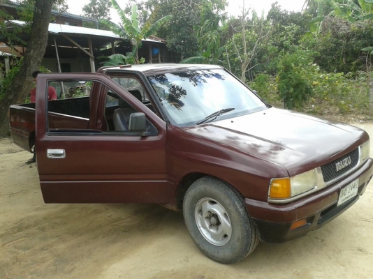 ขายรถกระบะISUZU 2500 รถปี่2535 รถสวยเครื่องดี เอกสารทะเบียนพร้อม ภายในสวย ขายรถกระบะISUZU 2500 รถปี่2535 รถสวยเครื่องดี เอกสารทะเบียนพร้อม ภายในสวย