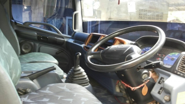 รถฮีโน่ 6 ล้อดั้ม 150 แรงม้า. ปี 50 ( รถวิ่ง 2xx,xxx กม. )    สนใจติดต่อ  081 - 6079515