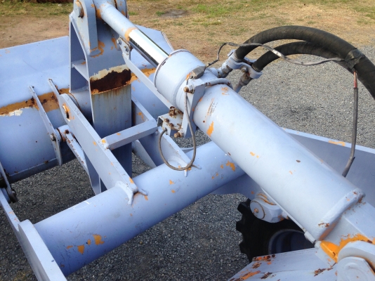 ขายรถตัก Komatsu 510 ; รถเก่าญี่ปุ่น 100\%;  สภาพสวยพร้อมใช้งานได้ทันที สนใจติดต่อ 081-9485494