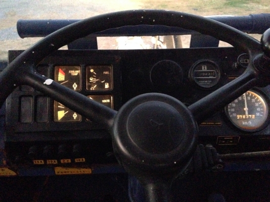 ขายรถตัก Komatsu 510 ; รถเก่าญี่ปุ่น 100\%;  สภาพสวยพร้อมใช้งานได้ทันที สนใจติดต่อ 081-9485494