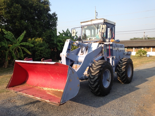 ขายรถตัก Komatsu 510 ; รถเก่าญี่ปุ่น 100\%;  สภาพสวยพร้อมใช้งานได้ทันที สนใจติดต่อ 081-9485494