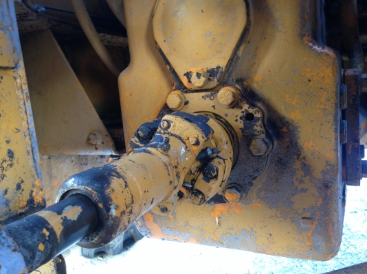 ขายรถตัก Komatsu 510 ; รถเก่าญี่ปุ่น 100\%;  สภาพสวยพร้อมใช้งานได้ทันที สนใจติดต่อ 081-9485494