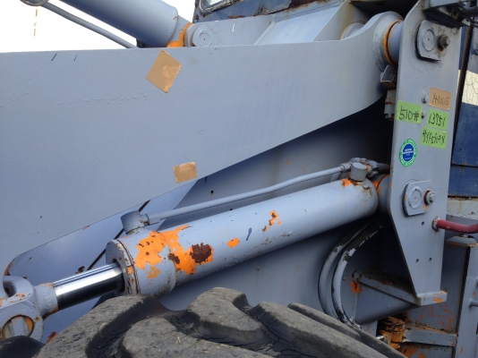 ขายรถตัก Komatsu 510 ; รถเก่าญี่ปุ่น 100\%;  สภาพสวยพร้อมใช้งานได้ทันที สนใจติดต่อ 081-9485494