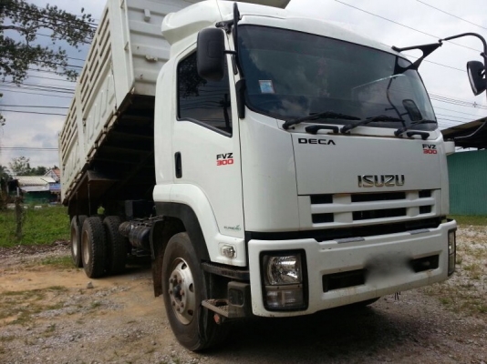 รถอีซูซุ 10 ล้อดั้ม  300  แรงม้า. ปี 55  ( รถวิ่ง 99,xxx กว่า กม. )   สนใจติดต่อ  081 - 6079515