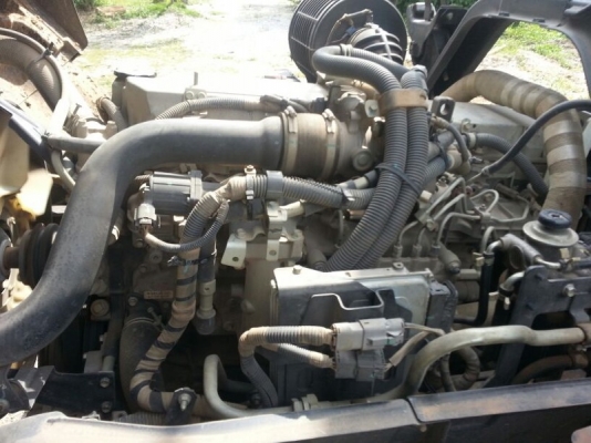 รถอีซูซุ 10 ล้อดั้ม  300  แรงม้า. ปี 55  ( รถวิ่ง 99,xxx กว่า กม. )   สนใจติดต่อ  081 - 6079515