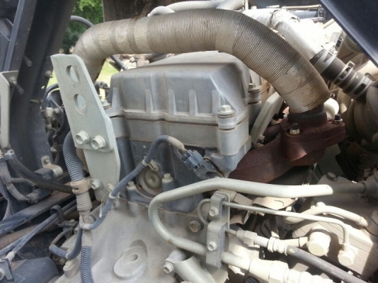 รถอีซูซุ 10 ล้อดั้ม  300  แรงม้า. ปี 55  ( รถวิ่ง 99,xxx กว่า กม. )   สนใจติดต่อ  081 - 6079515