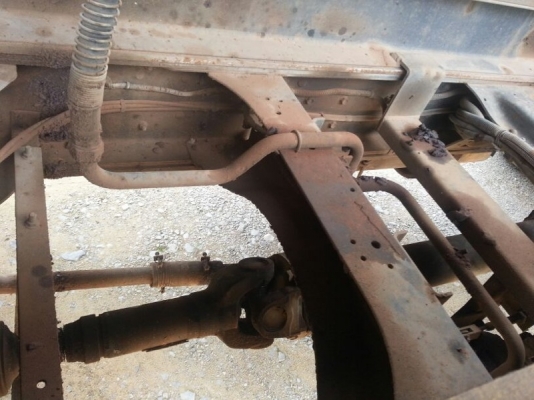 รถอีซูซุ 10 ล้อดั้ม  300  แรงม้า. ปี 55  ( รถวิ่ง 99,xxx กว่า กม. )   สนใจติดต่อ  081 - 6079515