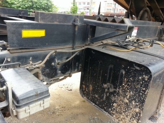 รถอีซูซุ 10 ล้อดั้ม  300  แรงม้า. ปี 55  ( รถวิ่ง 99,xxx กว่า กม. )   สนใจติดต่อ  081 - 6079515