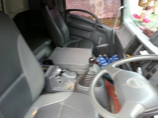 รถอีซูซุ 10 ล้อดั้ม  300  แรงม้า. ปี 55  ( รถวิ่ง 99,xxx กว่า กม. )   สนใจติดต่อ  081 - 6079515