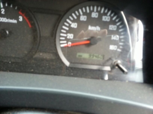 รถอีซูซุ 10 ล้อดั้ม  300  แรงม้า. ปี 55  ( รถวิ่ง 99,xxx กว่า กม. )   สนใจติดต่อ  081 - 6079515