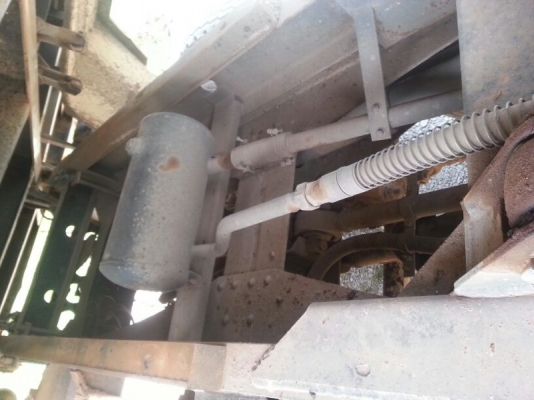 รถอีซูซุ 10 ล้อดั้ม  300  แรงม้า. ปี 55  ( รถวิ่ง 99,xxx กว่า กม. )   สนใจติดต่อ  081 - 6079515