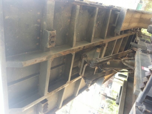 รถอีซูซุ 10 ล้อดั้ม  300  แรงม้า. ปี 55  ( รถวิ่ง 99,xxx กว่า กม. )   สนใจติดต่อ  081 - 6079515