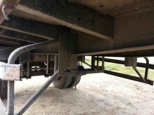 รถอีซูซุ 10 ล้อ  ( ไม่ดั้ม )  270 แรงม้า. ปี 49  ( ขายแม่ , ลูก. )   สนใจติดต่อ 081 - 6079515