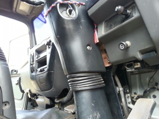 รถอีซูซุ 10 ล้อ  ( ไม่ดั้ม )  270 แรงม้า. ปี 49  ( ขายแม่ , ลูก. )   สนใจติดต่อ 081 - 6079515