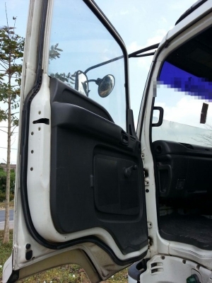 รถอีซูซุ 10 ล้อ  ( ไม่ดั้ม )  270 แรงม้า. ปี 49  ( ขายแม่ , ลูก. )   สนใจติดต่อ 081 - 6079515