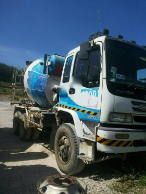 รถอีซูซุ 10 ล้อ โม่ปูน 270 แรงม้า. ปี 48 ( มีขาย 4 คัน. ) สนใจติดต่อ 081 - 6079515 รถอีซูซุ 10 ล้อ โม่ปูน 270 แรงม้า. ปี 48 ( มีขาย 4 คัน. ) สนใจติดต่อ 081 - 6079515