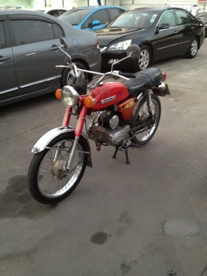 ขาย มอเตอร์ไซค์ A100 มีเล่มครบๆราคาถูกๆราคาต่อลองได้ถ่าคอเดียวกัน