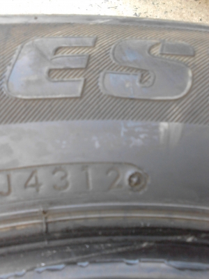 215/65R16 BRIDGESTONE DURAVIS R611 ชุด 4 เส้น ปี 2012 TEL.081-427-3941 215/65R16 BRIDGESTONE DURAVIS R611 ชุด 4 เส้น ปี 2012 TEL.081-427-3941